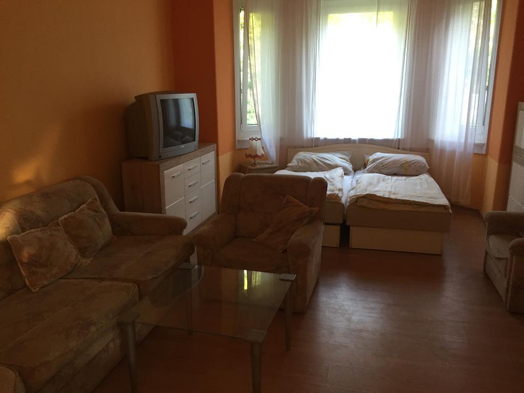 Pálma Apartmanház Siófok Exterior foto